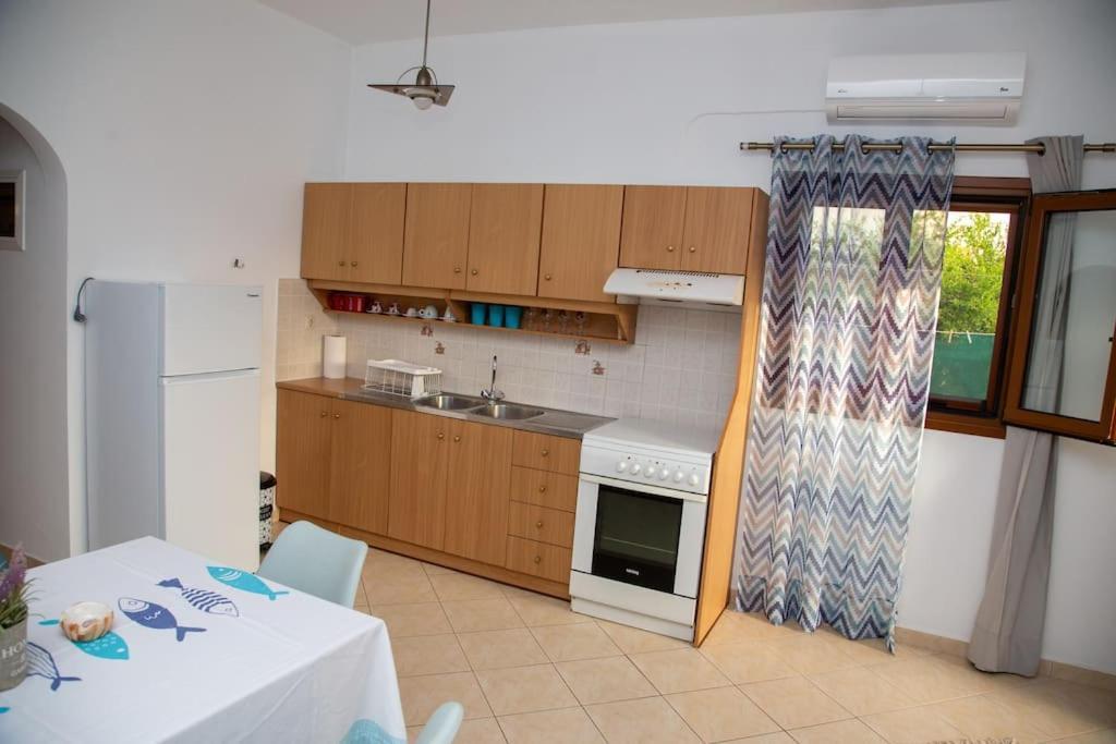 Εξοχη Και Θαλασσα Apartment Makriyialos Bagian luar foto