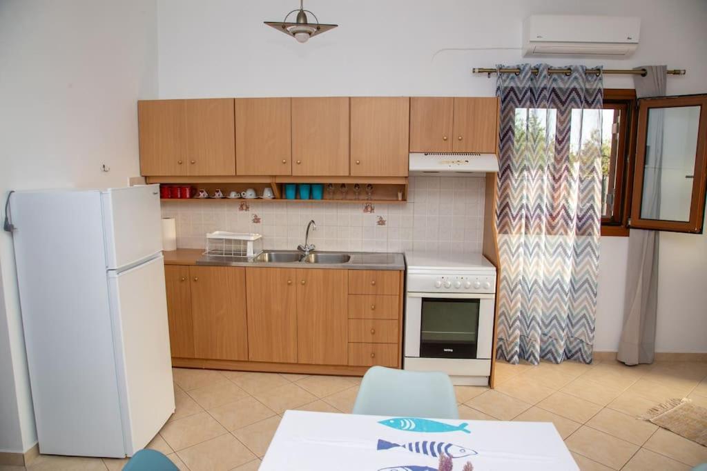 Εξοχη Και Θαλασσα Apartment Makriyialos Bagian luar foto